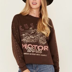 Buckle/Bootbarn - WOLF WOMEN'S EMBELLISHED SLEEVE SWEATSHIRT - New Without Tags